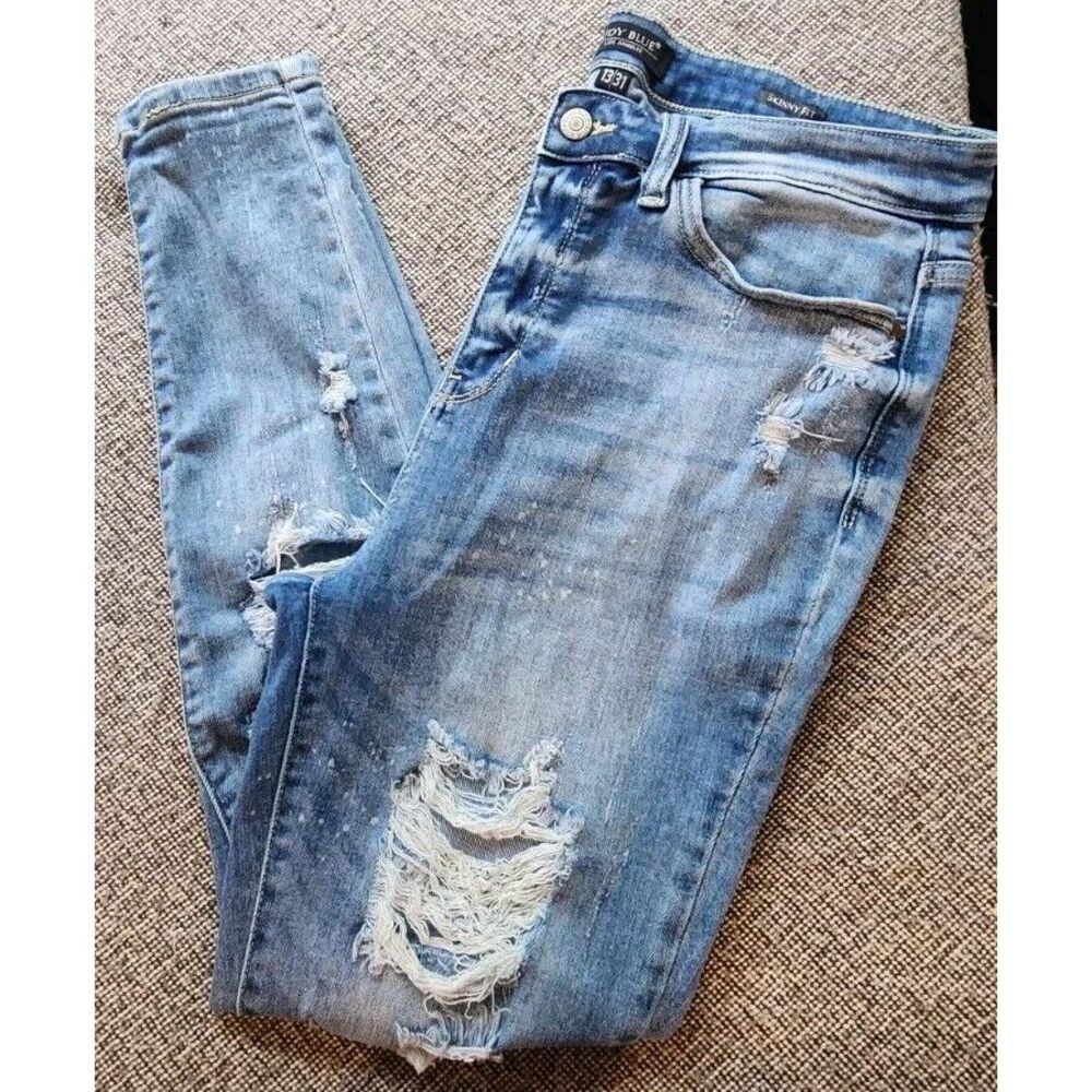 Judy Blue Size 13/31 Skinny Fit Distressed Jeans Ripped Patches Med Wash EUC
